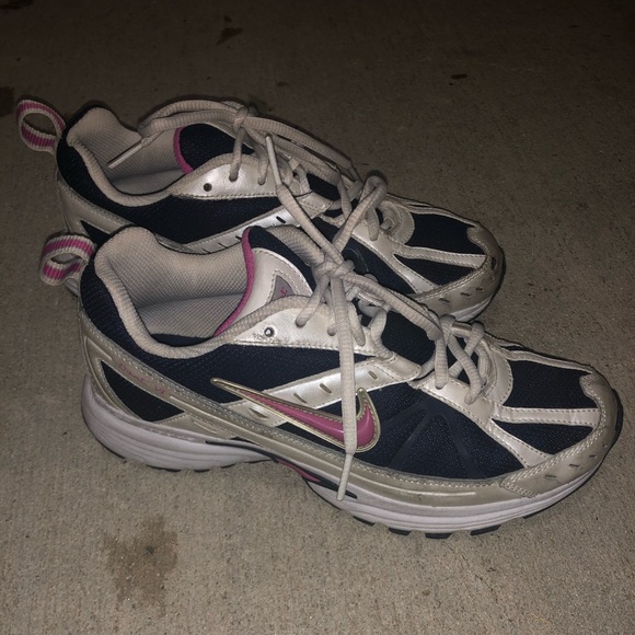 Nike Shoes - Nike Dart VI shoes
